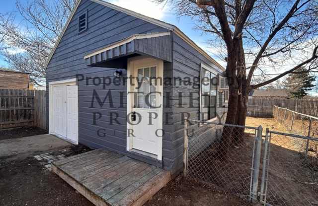 Adorable 1 bedroom 1 bath back house in a cozy neighborhood! photos photos