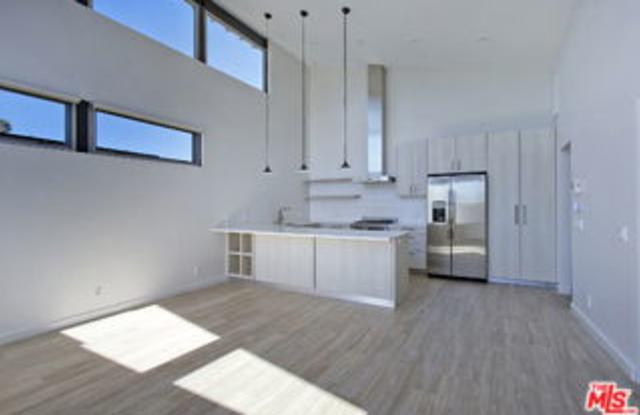 806 6th Avenue photos photos