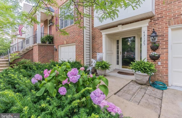 43125 HOLTBY SQ - 43125 Holtby Square, South Riding, VA 20152