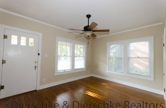 Precious Santa Rita Home! 3 Bedroom, 2 Bath over 1600 sq ft, DON'T MISS OUT! Gallery 4