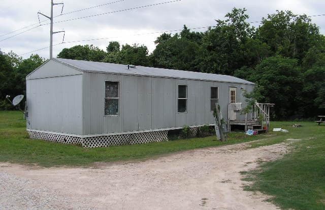 138 GBRV Loop - 138 Gbrv Loop, Canyon Lake, TX 78133