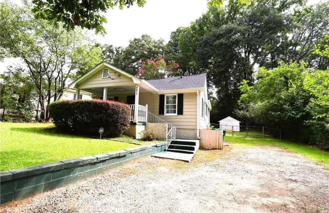 771 McLendon Drive Gallery 1