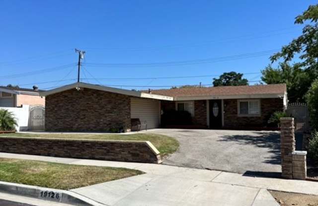 COMING SOON! 3 Bedroom Home for Rent in Canyon Country! photos photos
