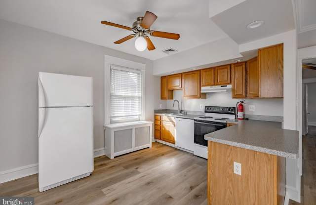 1210 W DARBY RD photos photos