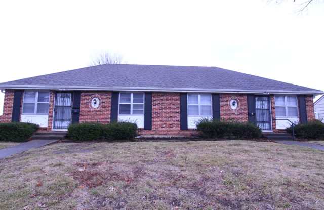 February FREE On This 2 Bedroom 1 Bath Duplex In Overland Park photos photos