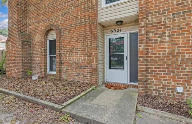 5021 Clairmont Court Gallery 1