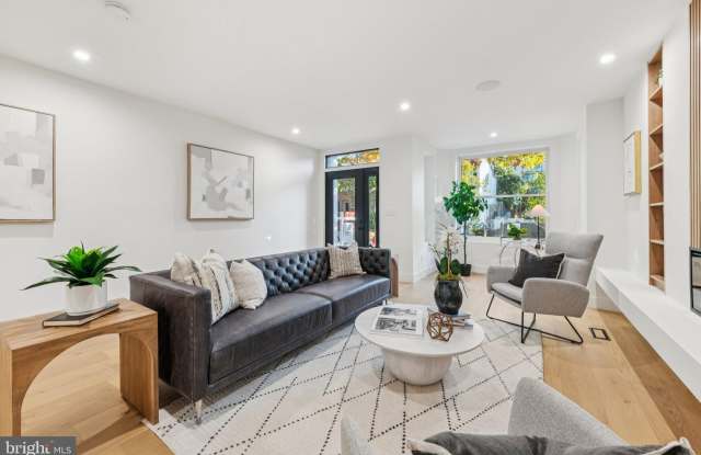 2507 I Street NW photos photos