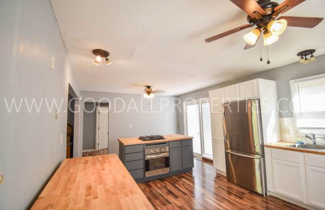 Updated 2 Bedroom 2 Bath Home in Des Moines Gallery 4