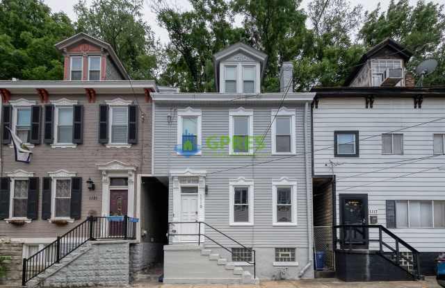 Furnished Elegant 3-Bedroom, 2.5 Bath Home with Hardwood Floors  Central A/C photos photos