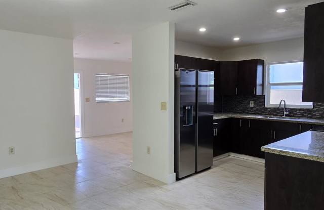 2728 Sw 5th St photos photos
