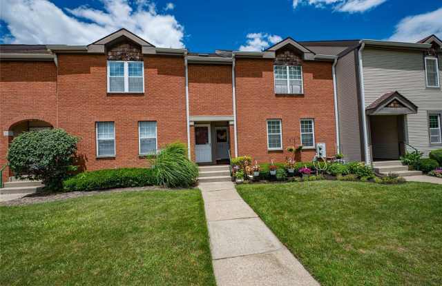 49 Greenmeadow Drive - 49 Greenmeadow Drive, Babylon, NY 11702