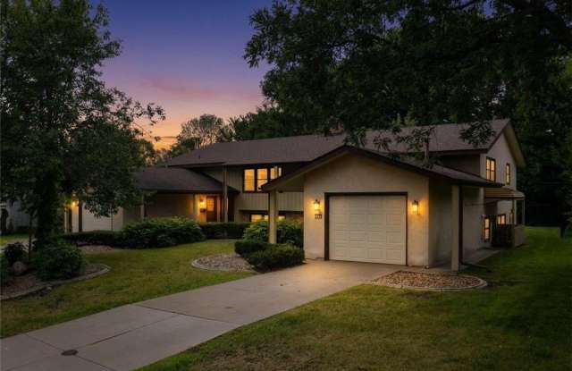 3308 Roosevelt Court NE photos photos