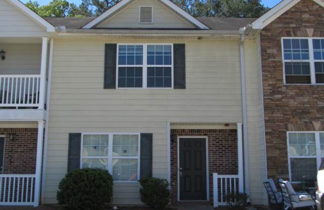 Townhouse in Jonesboro - 1754 Old Dogwood, Irondale, GA 30238