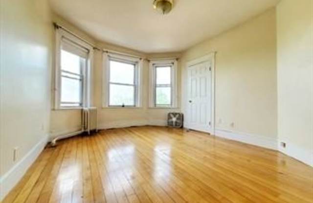 279 Harvard Gallery 4