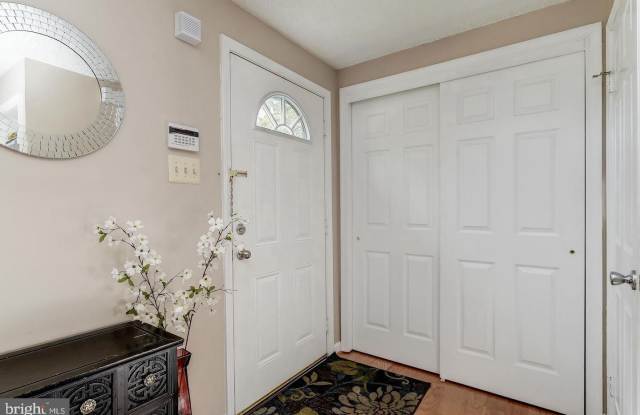 906 CURRY FORD LANE Gallery 2