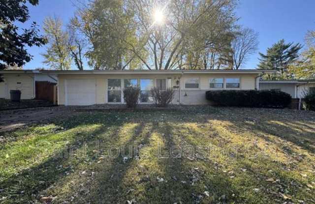 21 Country Ln - 21 Country Lane, Florissant, MO 63033
