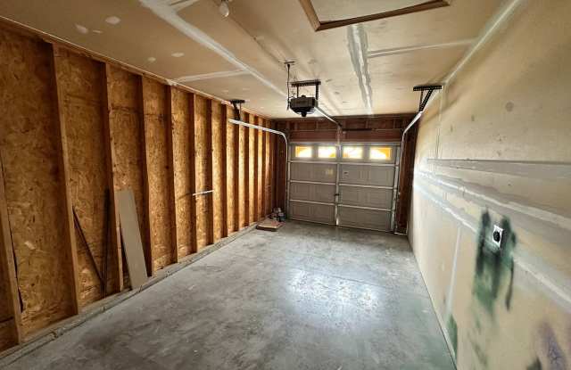 Welcome Home to 206 Lighthouse Drive! Gallery 4