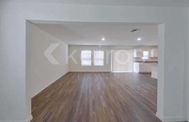3417 74th Street West Gallery 3