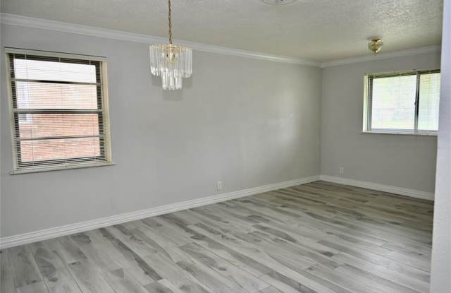 5206 Saxon Drive Gallery 3