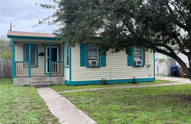 4961 Monitor Street photos photos