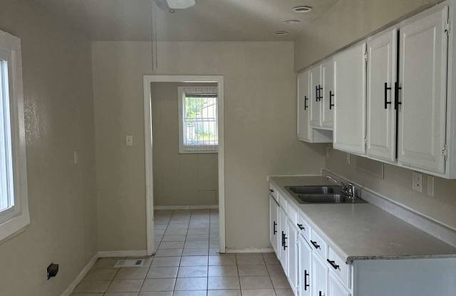 5817 North Teutonia Avenue Gallery 3