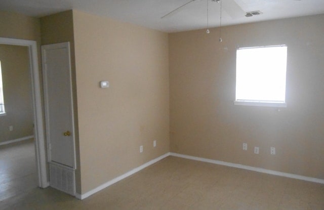 918 S WALTERS ST - 918 South Walters Road, San Antonio, TX 78210