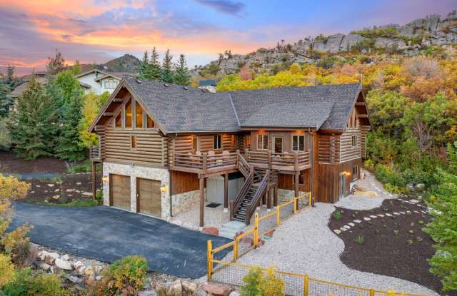 Luxury Mountain Home in Pineridge Gallery 3