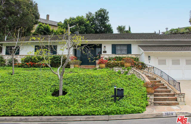 1079 MARILYN Dr Gallery 3
