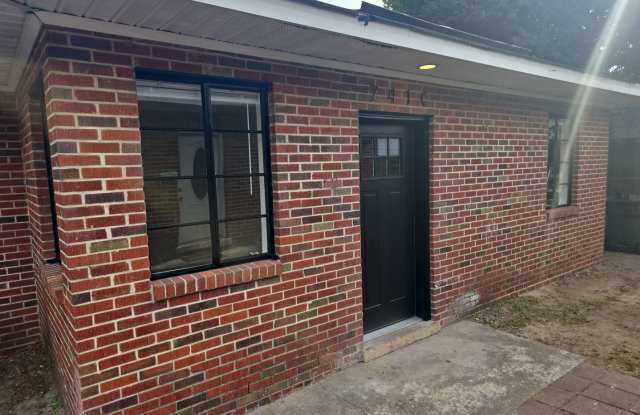 2 Bedroom 1 bath off of Meeting st closed to the River District photos photos