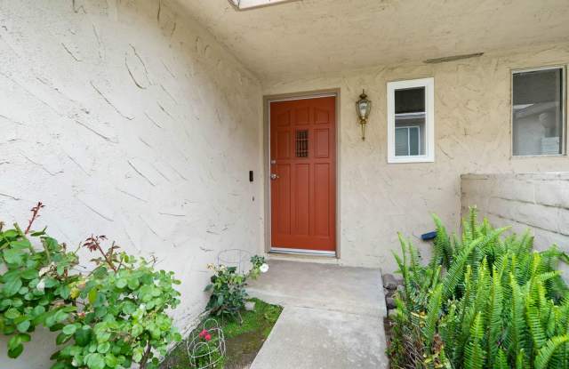 Priced to rent fast! Turn-key and Move-in Ready 2 Bedroom, 1.5 Bath Two-Story Corner-Lot Townhouse! Gallery 3