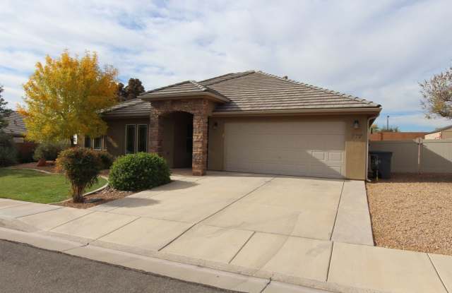 4 Bedroom 2 Car Garage W/Solar (Save $$$) photos photos