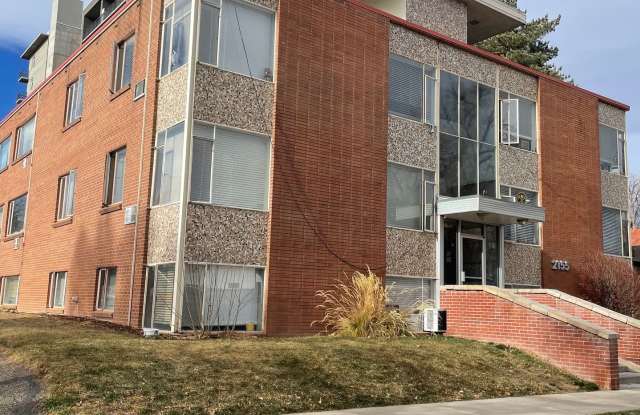 Great Location walking distance to DU campus Gallery 1