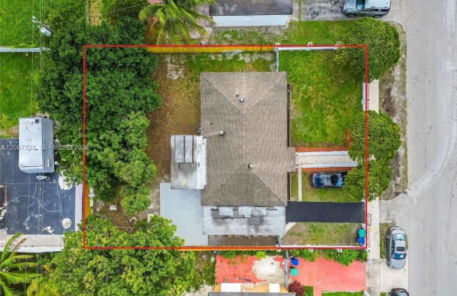18011 NW 6TH PL MIAMI GARDENS, FL 33169 Gallery 3