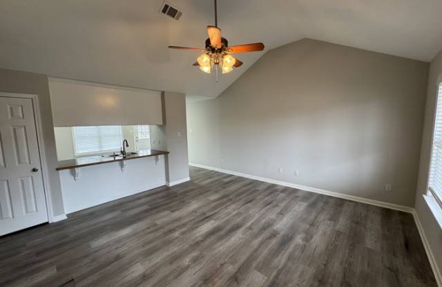 2811 Ewing Lane Gallery 2