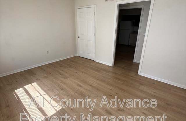 4911 E Temple Heights Rd - 4911 East Temple Heights Road, Tampa, FL 33617