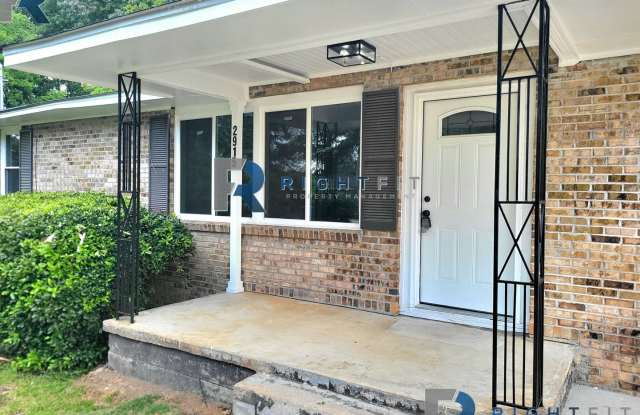 Charming Home in Columbus! Gallery 4