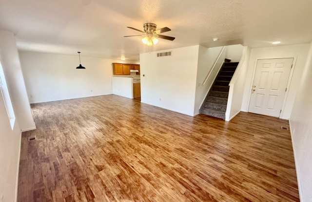 3 Bedroom 2.5 Bath Townhouse w/ 2-Car Garage! Gallery 1