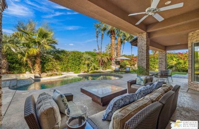 2 Varsity Cir photos photos