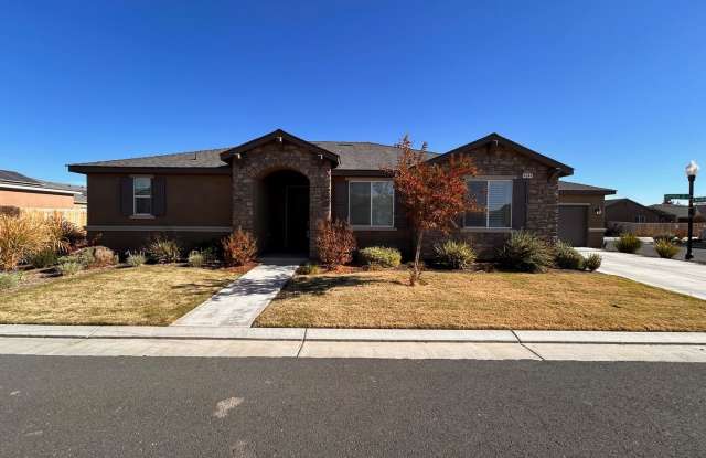 Beautiful home for rent in gated community in Visalia photos photos