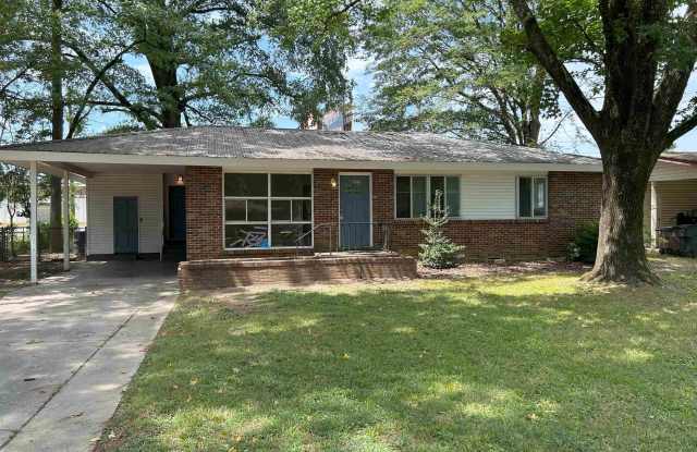 1707 Buena Vista Circle SE - 1707 Buena Vista Circle Southeast, Decatur, AL 35601