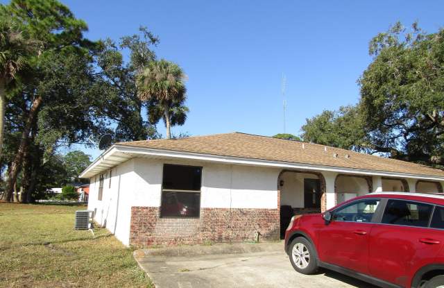 2110 S De Leon Avenue photos photos