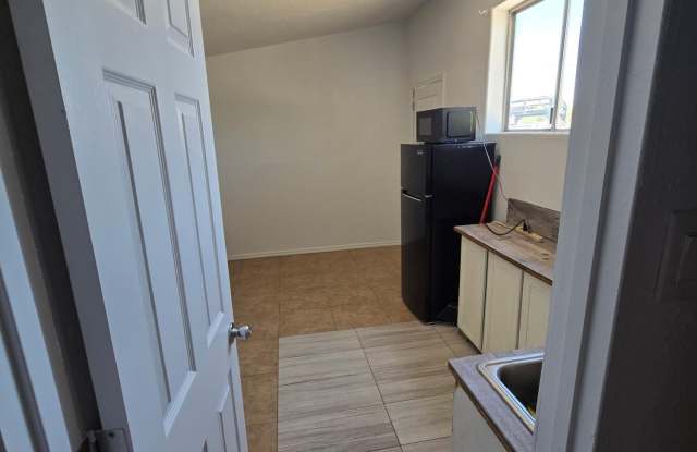 413 E 4TH Avenue photos photos