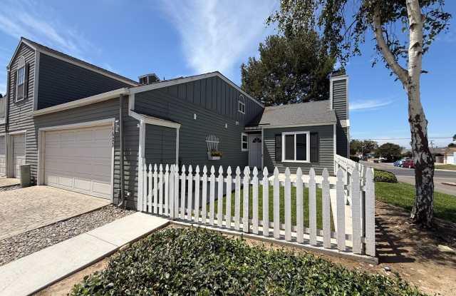 Beautiful 2 Bedroom, 2 Bath Corner Unit in West Hampton Village photos photos