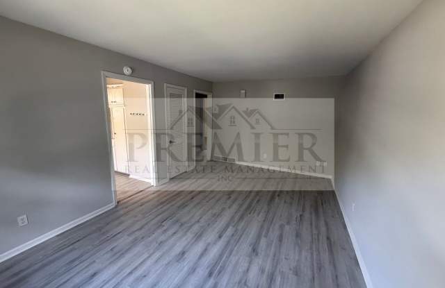 8416 Travis Lane Overland Park KS - Rent 1300 - 2 bed / 1 bath apartment - with open garage space / storage / washer / dryer Gallery 3