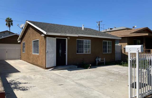 22409 Elaine Ave Charming House w/ Driveway | 3 Bed + 2 Bath photos photos