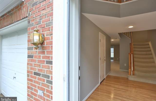 4038 FAIRFAX CENTER HUNT TRAIL Gallery 2