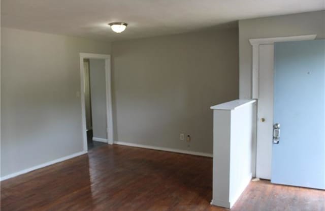 5817 Locke Avenue Gallery 2
