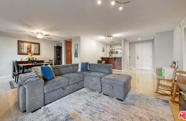 6525 Green Valley Cir Gallery 3