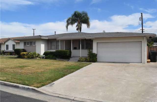11842 Kathy Lane Gallery 2
