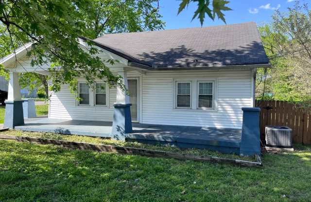 Large home on corner lot in Woodbine, Great Front Porch, Blocks from Coffee Shop, Easy Interstate Access, 2 car garage photos photos